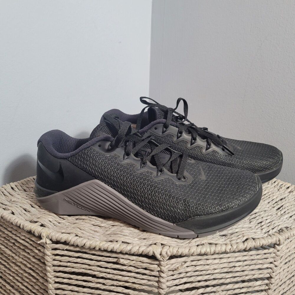Nike Metcon 5 Gunsmoke AQ1189-001 Rare Stability Cushioning Size 7 Men/9 Women